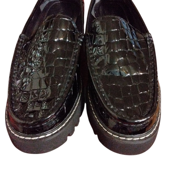 Donald Pliner Hope Chunky Black Crocodile Loafers Size 8.5 Lug Sole Flats - Picture 3 of 10